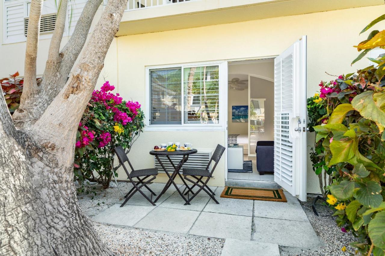 Ports Of Call Resort Grace Bay Buitenkant foto