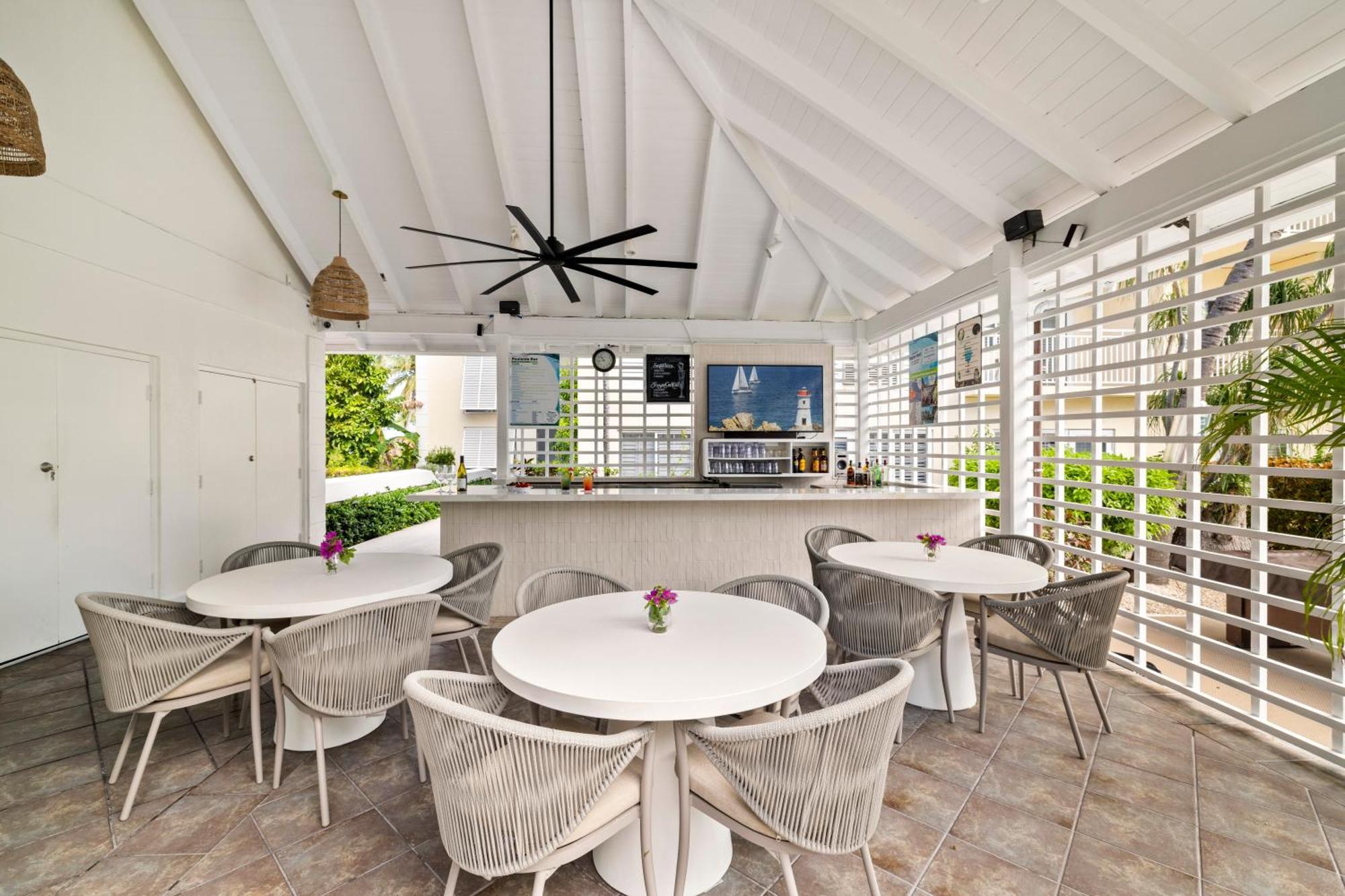 Ports Of Call Resort Grace Bay Buitenkant foto